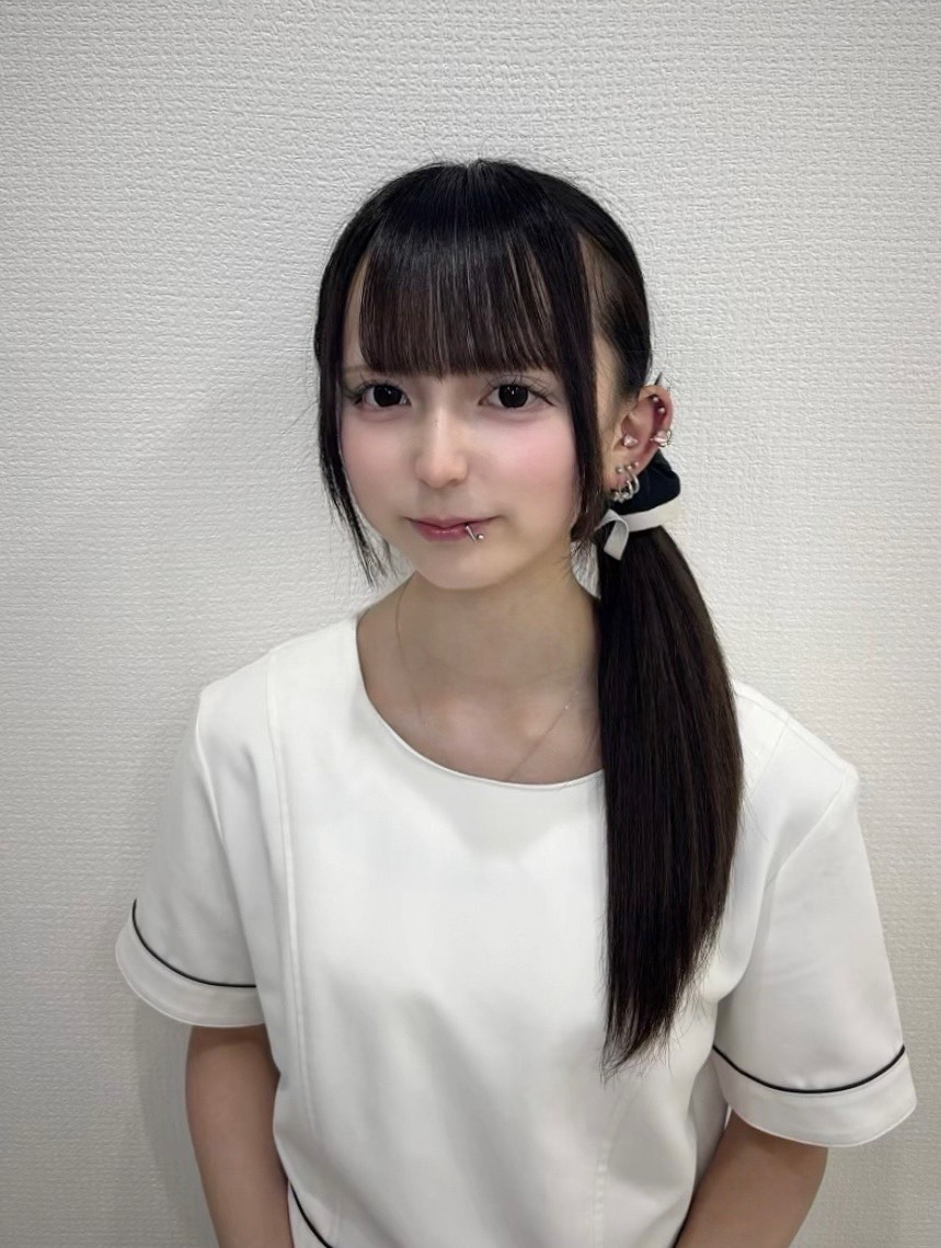 ホワイトニングサロン四日市ホワイトのスタッフ「あいな」